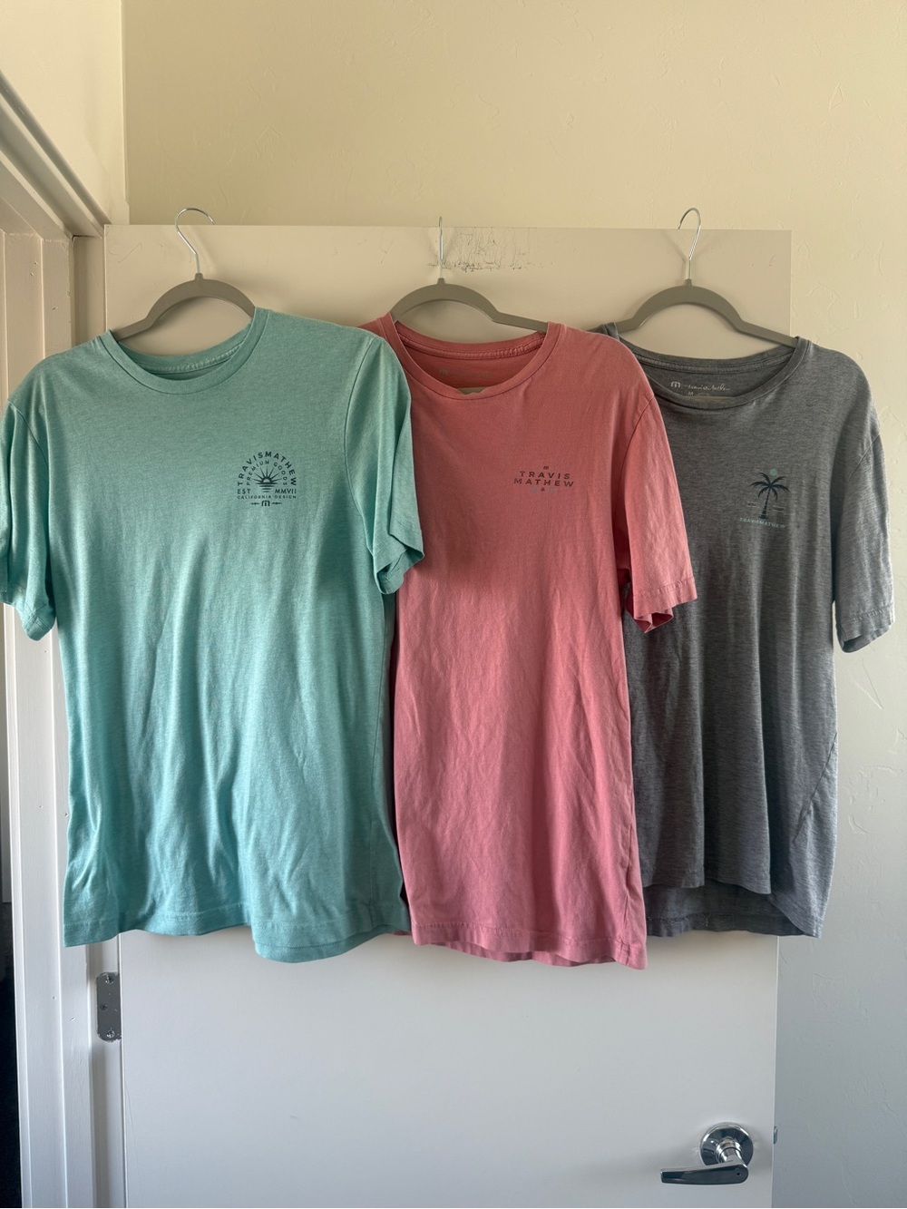 Travis Mathew Men's Short Sleeve Crew Tee in Mint, Coral & Gray